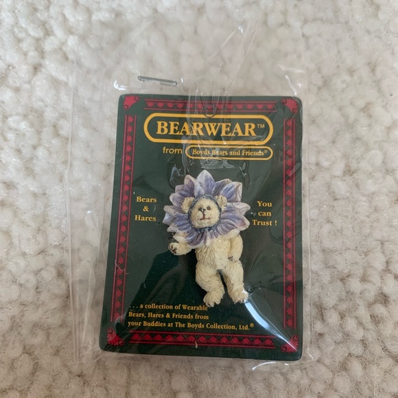 Boyd Bear Pin Lot - 7 new pins in packaging - Picture 1 of 14